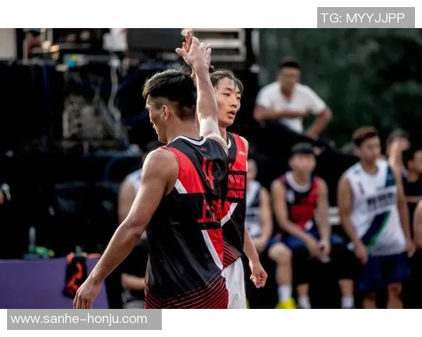 毒蛇与盐湖城星光的激烈对决揭示篮球赛场的荣耀与挑战