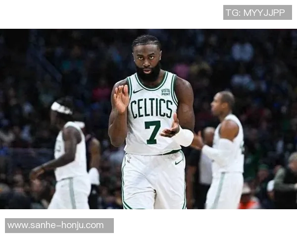 杰伦布朗：从新星到领袖的成长之路与篮球梦想的追寻