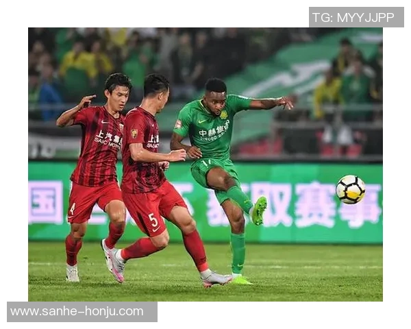 上港与北京国安激战正酣进球大战引发球迷热烈讨论